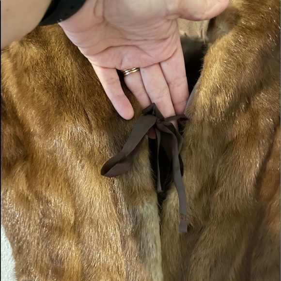 [Younkers] Mint condition Vintage mink fur stole. Absolutely stunning and warm! - Picture 3 of 7